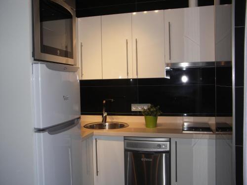 Apartamentos Plaza Espana เนร์คา ภายนอก รูปภาพ