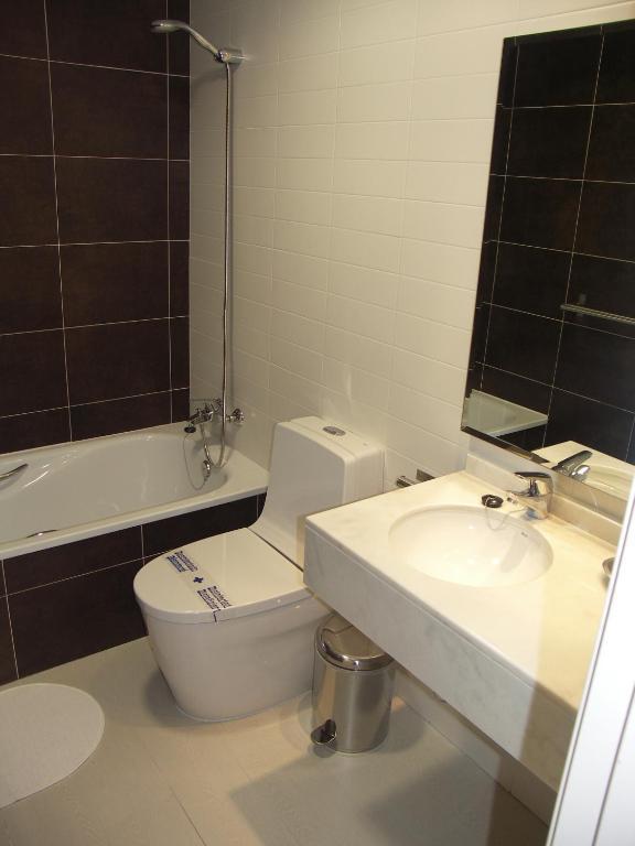 Apartamentos Plaza Espana เนร์คา ห้อง รูปภาพ